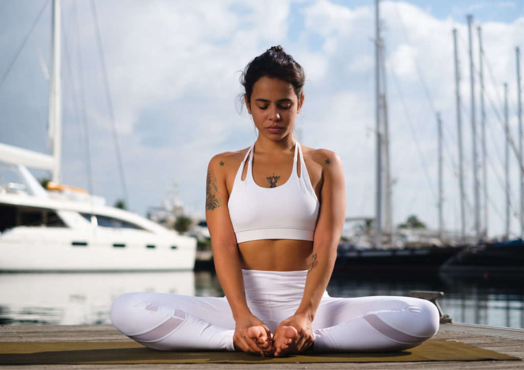 Sidottu nilkka-asento Baddha Konasana