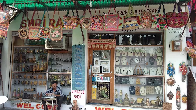 jewellery, handbags, handicrafts for shopping in orchha