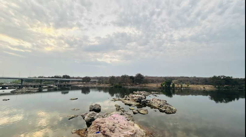 betwa river near orchha hotel and resort