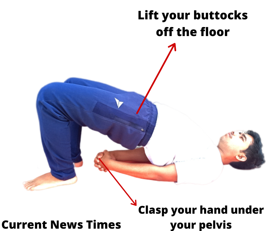 Step-3-lift-your-knees-off-the-floor